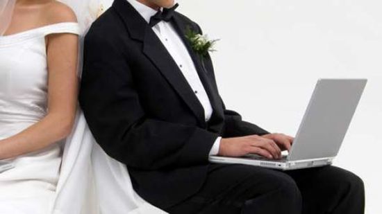 美国男子申请与电脑结婚遭拒控诉政府歧视