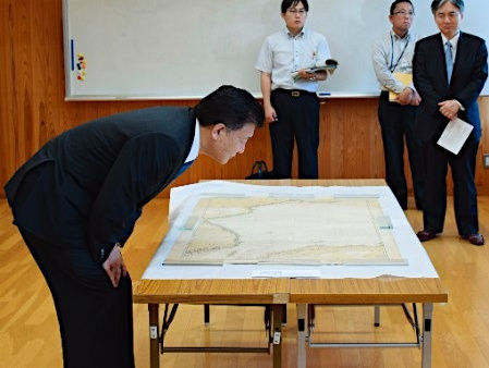 日本右翼官员视察日韩争议岛屿鼓吹“主权”