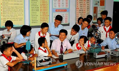 朝鲜实行教育改革 初中生可评价教师工作表现