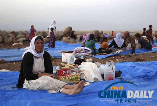 美军空袭ISIS 伊雅兹迪教派难民脱困逃往叙利亚