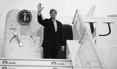 美总统奥巴马亲密拥抱抗埃人员