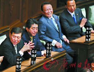 安倍支持率跌跌不休 在野党谋划整合发力