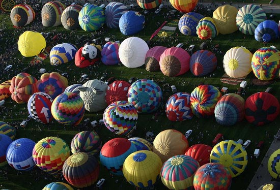 组图：美国阿尔伯克基国际热气球节开幕