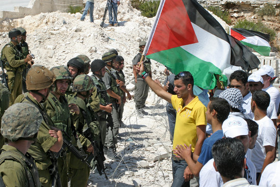 组图:巴勒斯坦示威者抗议以色列修建隔离墙