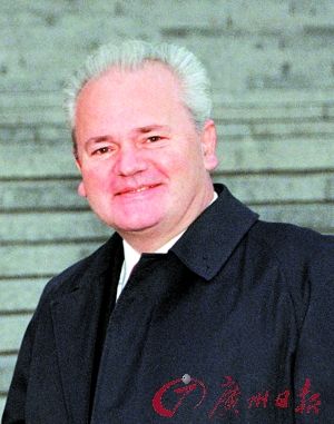 米洛舍维奇,时任南联盟总统,2001年在海牙监狱内死亡.