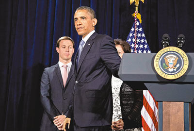 准备发言时讲台无讲稿 奥巴马傻眼场面尴尬(图