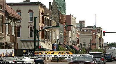 ��������Ƭ�˸����˿�������1.5����Ԫ�Ų������Ĺ���ӡ�ڰ�����С�򰬿˹���ͼΪ���˹�С��