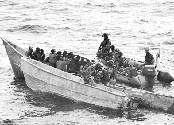 索马里海盗无惧多国军舰再度猖獗