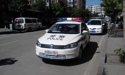 逆行的警车/资料图