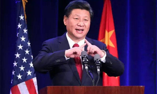 9月22日，习近平在发表演讲时做出了一个“人”字手势