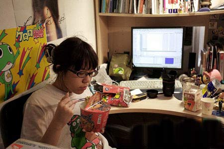 女大学生校外租房只为吃碗泡面(图)