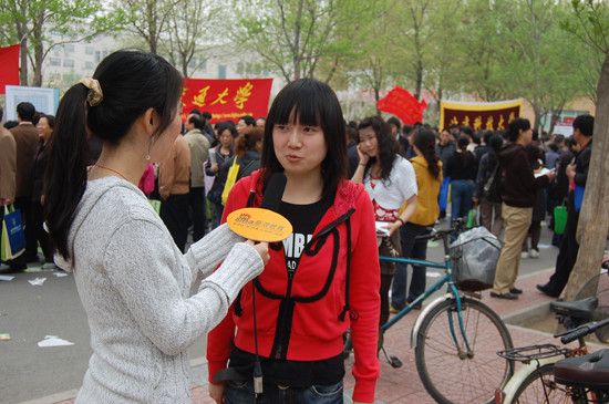 北京工业大学开放日咨询现场另一道风景(2)