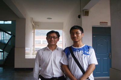 杨嘉铭和化学老师 杨嘉铭和化学老师