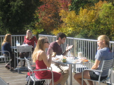 美国人阶层划分:<em>大学</em>生打扮等(组图) - 东方留