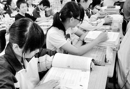 郑州中招考试6月25-26日举行 头批可报2志愿