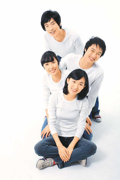 华人青年成长三部曲:个性张扬独立自我