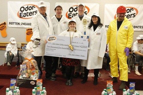 美国最臭运动鞋大赛 14岁少女成臭鞋王(图)