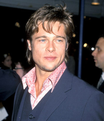 Sept. 10, 1999 Pitt pumped up the volume on his locks at a promotional event for Fight Club in 1999. 1999910 1999꣬ڡֲУƤؽͷ