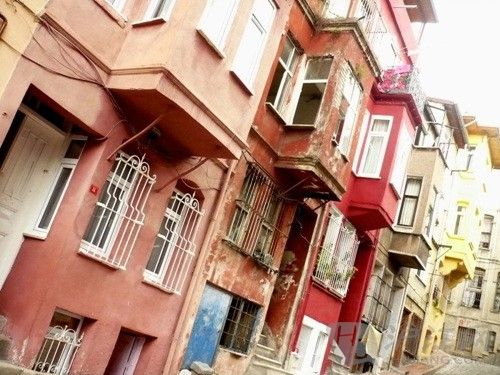 10. Balat, Istanbul ء˹̹ This old Jewish district of Istanbul features homes in an array of colors. ˹̹̫۾ӵؾַɫʹķݶ