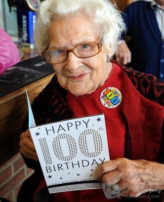 Hardy pensioner Dorothy Howe has reached her 100th birthday