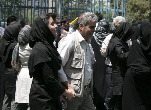 探访伊朗高考:考生可报100个志愿(图)