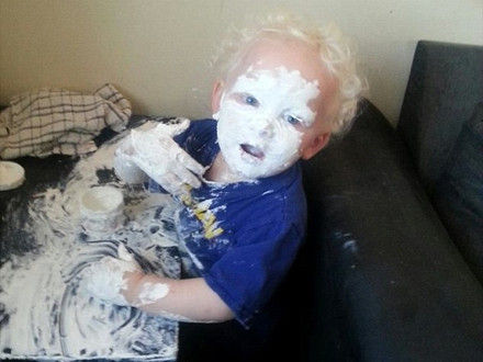Little Noah Avossa covered himself with baby cream