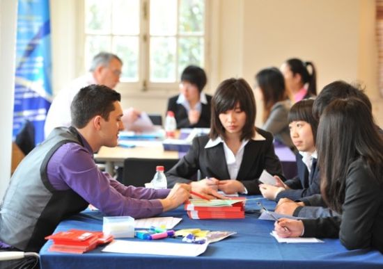 低龄留学:怎样稳稳拿下美国私立高中面试