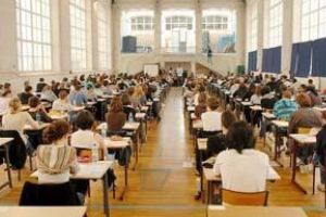 美国一流大学：拒绝美国高考高分学生