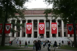 美国16大名校恶搞版自我介绍 哪个最适合你？