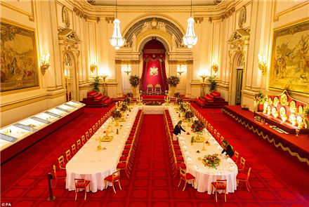 双语:白金汉宫之旅 奢华王室款待曝光(组图)