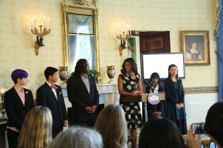 两名华裔美高生获美国“国家学生诗人奖”-美国高中网