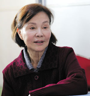 归亚蕾生活中是优秀丈母娘 与两个女儿像朋友