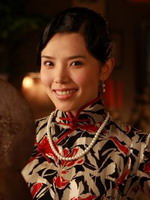李佳璇饰何秀清