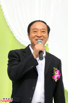 《201314》杀青 牛群办婚礼泪洒当场(图)