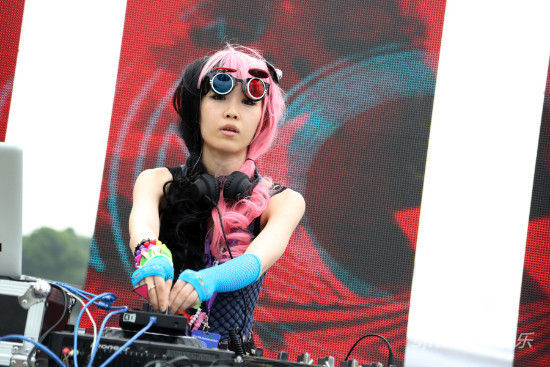 上海电子迷笛成功打造最具规模狂欢派对