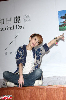 戴佩妮承认婚期将近 为讨好老板差点掉海里