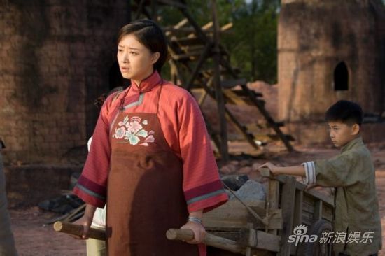 土楼里的女人》杀青蒋欣演绎客家女人_娱乐频道