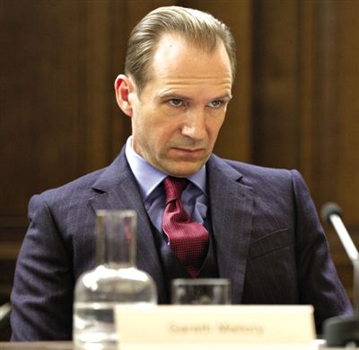 拉尔夫-费因斯扮演马洛里