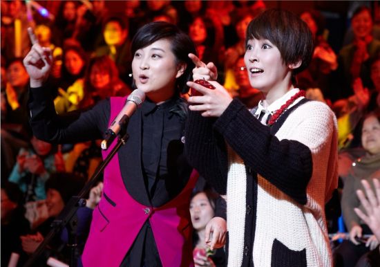 陈楚生意外现身《年代秀》春节特别节目 文娱