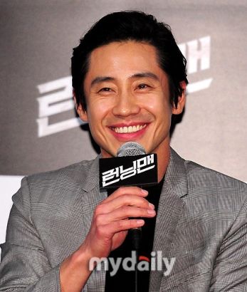  申河均 新片『runningman』媒体首映(图)