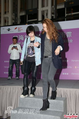 吴雨霏膝盖受伤严重+余文乐成最佳止痛药