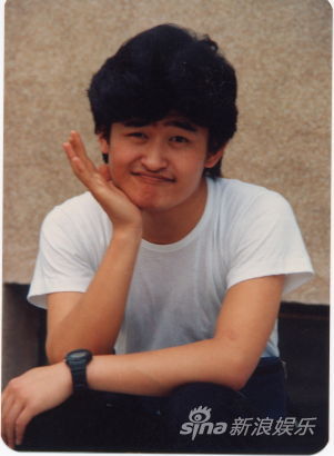 刘欢夫妇赴希腊度银婚 女儿首次献声