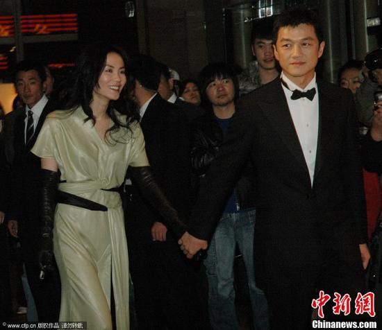 2007年12月8日，上海，“嫣然基金”慈善晚宴