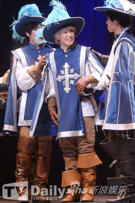 《三个火枪手》试演 SJ晟敏变达达尼安|晟敏|SJ|三个火枪手_新浪娱乐_新浪网