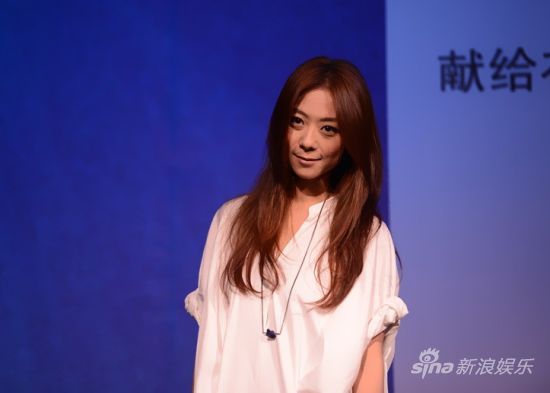 陈绮贞岁末温暖发声 《时间的歌》慰人心|陈绮