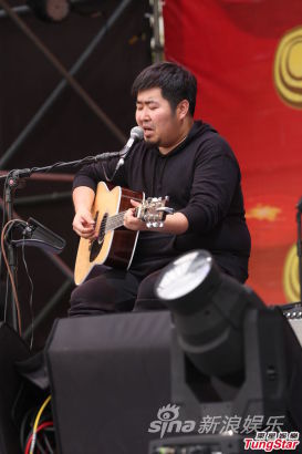 摇滚音乐祭台湾开唱 宋冬野阿肆积攒人气|宋冬