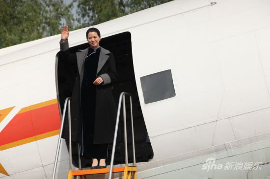 袁咏仪俞飞鸿演宋氏<em>姐妹</em> 穿旗袍秀身段_娱乐频