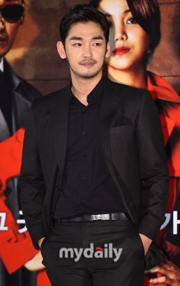  姜信孝 帅气亮相