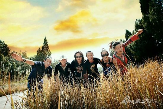 民谣艺术家图利古尓-刚子和云南省的牧羊人乐队参加爱丁堡边缘艺术节