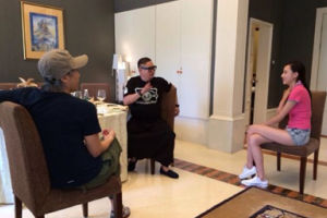 [茶娱饭后]星爷助手独家回应向太炮轰